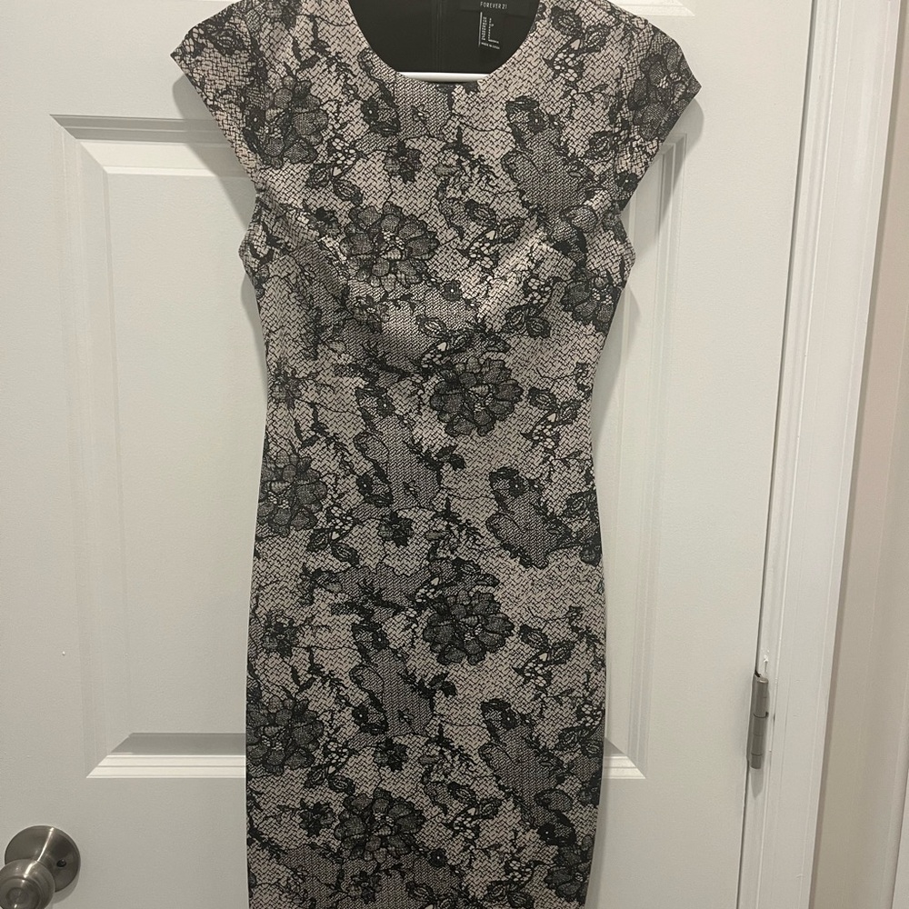 Forever 21 Black and Cream Floral Lace Midi Dress